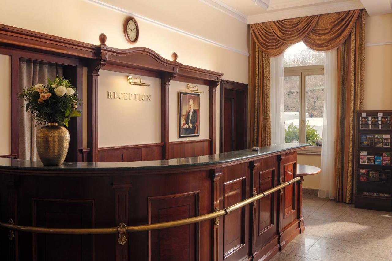 Humboldt Park Hotel & Spa การ์โลวีวารี ภายนอก รูปภาพ