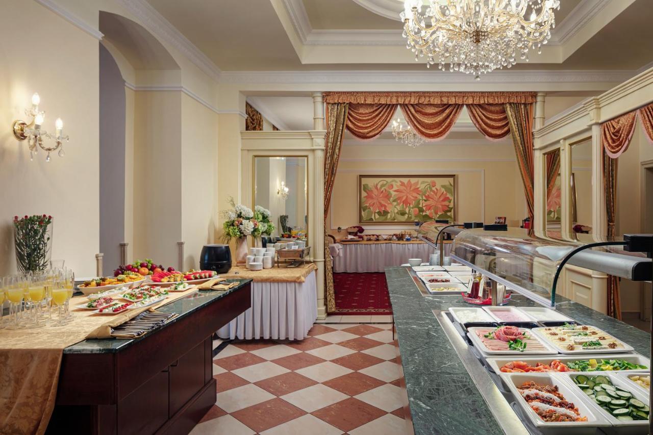 Humboldt Park Hotel & Spa การ์โลวีวารี ภายนอก รูปภาพ