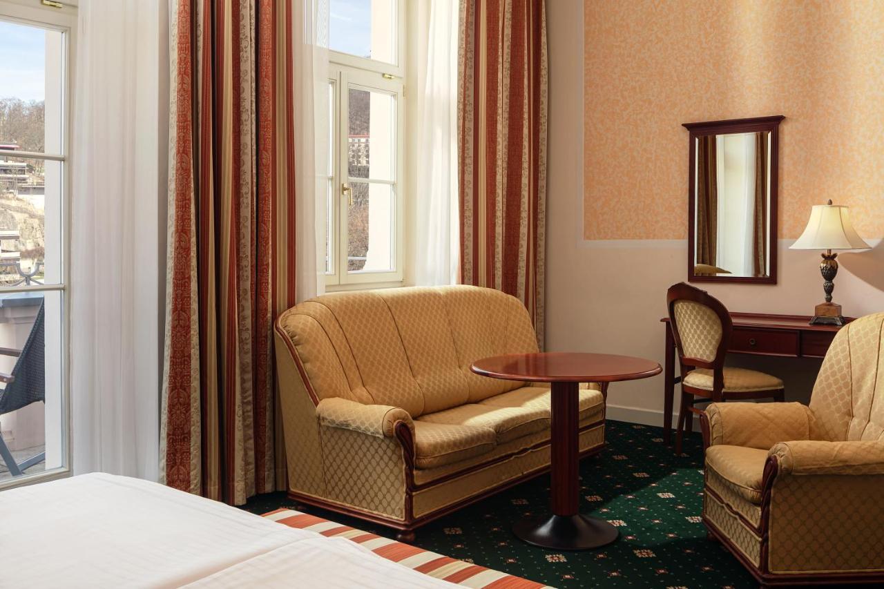Humboldt Park Hotel & Spa การ์โลวีวารี ภายนอก รูปภาพ