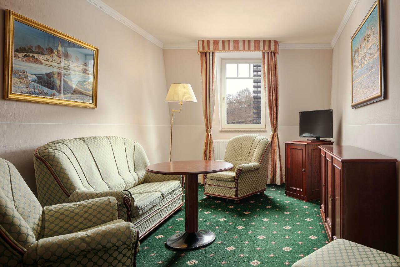 Humboldt Park Hotel & Spa การ์โลวีวารี ภายนอก รูปภาพ